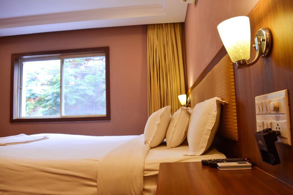 Serene Boutique Hotel Bangalore Eksteriør bilde