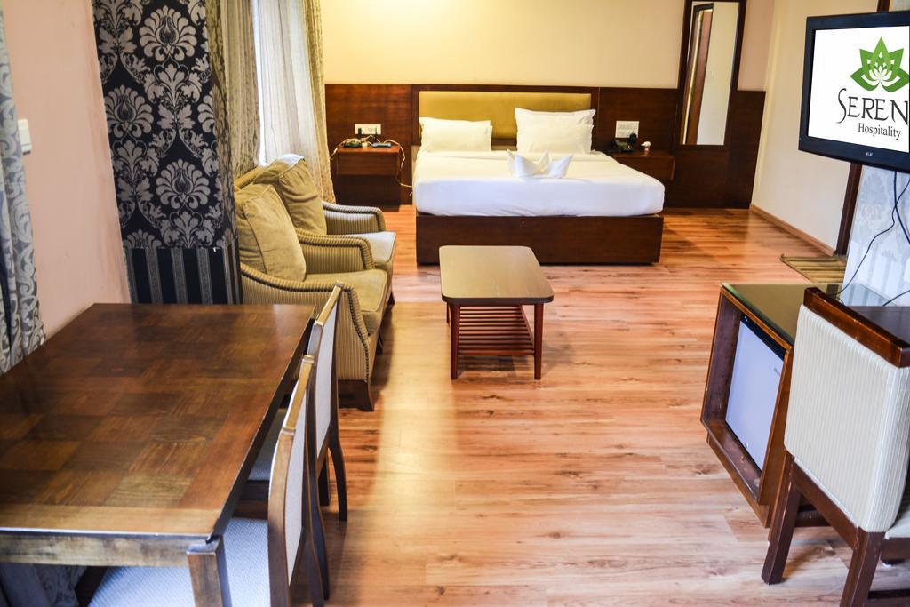 Serene Boutique Hotel Bangalore Eksteriør bilde