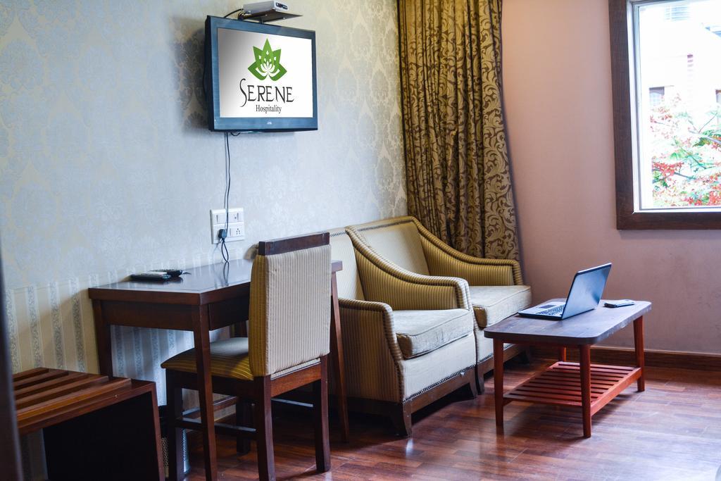 Serene Boutique Hotel Bangalore Eksteriør bilde